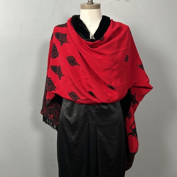 Peter Nygard Scarf Double Sided Black Velvet Red Printed Silk Fringe - Picture 5 of 16